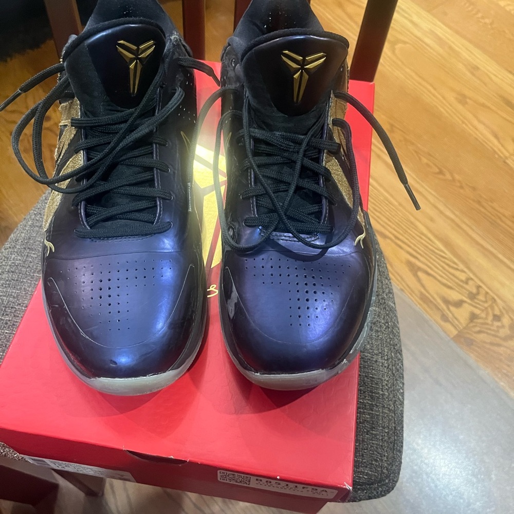 Nike Black and Gold Athletic Shoes